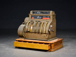 National kasseapparat, 1900-tallets 1. halvdel