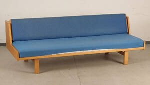 H. J. Wegner. Briks  daybed