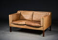 Mogens Hansen. 2-pers. Sofa betrukket med brunt læder