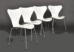Arne Jacobsen 1902 - 1971. Sæt på fire stole model 3107 4