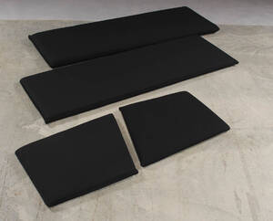 Hyndesæt til Erik Ole Jørgensen tre-pers. tremmesofa af sort uld Steel Cut. 4