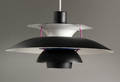 Poul Henningsen. PH5 pendel, senere bemalt pendel af sortlakeret metal.