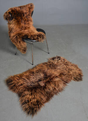 2 skandinaviske lammeskind, gyldenbrune 2