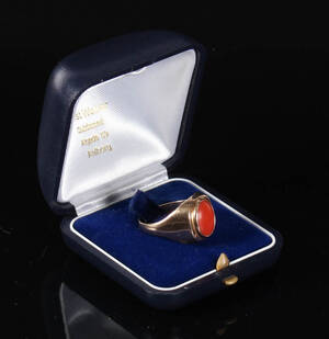 Vintage ring af 14 kt. guld med koral