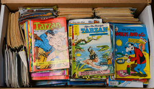 Samling på ca. 516 Anders And blade og ca. 77 Tarzan tegneserier. ca. 593