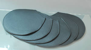 Sædehynder til syveren betrukket med sort læder. 6