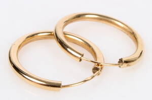 Et par øreringe, 18 kt guld. 2 Denne vare er sat til omsalg under nyt varenummer 4487209