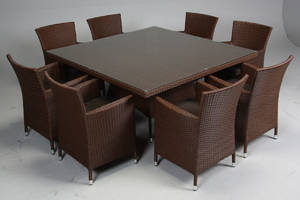 Havemøbler. Kvadratisk bord samt otte armstole, brun polyrattan