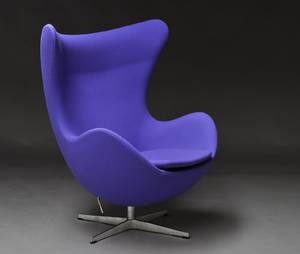 Arne Jacobsen 1902 - 1971. Ægget, model 3316 Brown Label