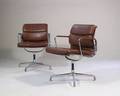 Ray und Charles Eames, Paar Softpad-Aluchairs EA-208, für Vitra 2