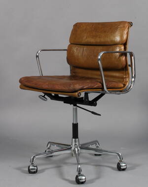 Charles Eames. Soft Pad kontorstol, model EA-217 cognac Denne vare er sat til omsalg under nyt varenummer 4402785