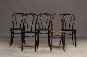 Sæt på fem wiener stole 5 Denne vare er sat til omsalg under nyt varenummer 4504918