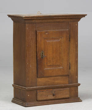Tobaksskab af egetræ, 1800-tallet