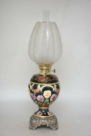 Bordsfotogenlampa majolika 1800 tal