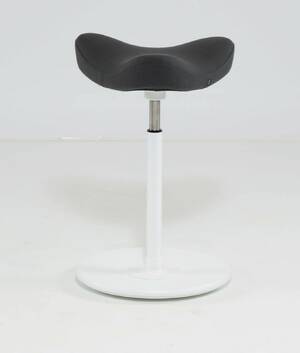 Per Øie. Move stol med lakeret base