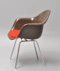 Charles Eames 1907 - 1978. Armstol, model DAX