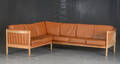 Hjørnesofa med tremmer. 