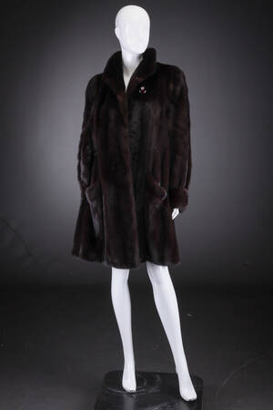 Minkpels, black, str. 40, Saga Mink, Royal