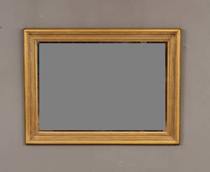 Spegel av senare datum med slipat glas mått 80x59 cm