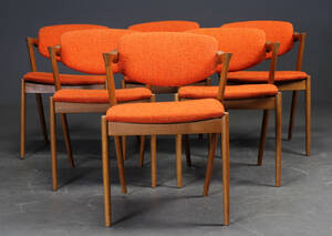 Kai Kristiansen. Seks stole med stel af massivt egetræ model 42 6