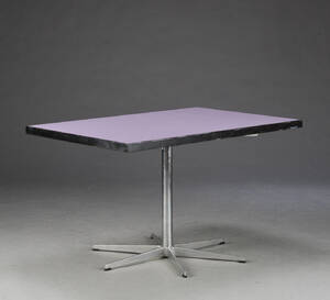 Arne Jacobsen. Rektangulært spisebord med sekspasfod