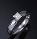 Moderne diamant solitairering af 14 kt. hvidguld på ca. 0.30 ct