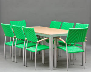 Havemøbelsæt bestående af otte armstole samt langbord artwood