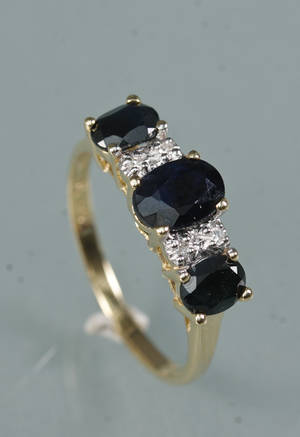 Safir og diamant ring
