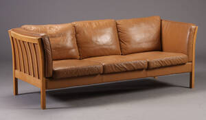 Stouby. Tre-pers. sofa Denne vare er sat til omsalg under nyt varenummer 4293005