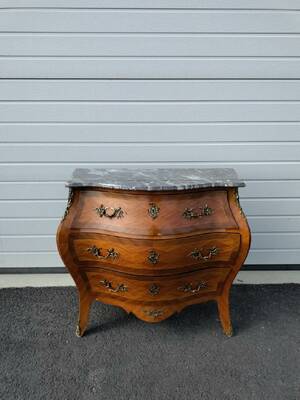 Byrå med marmorskiva, rokoko-stil