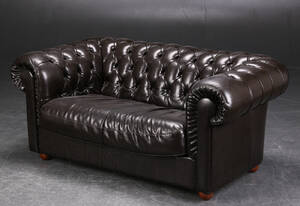  2-pers Chesterfield form sofa