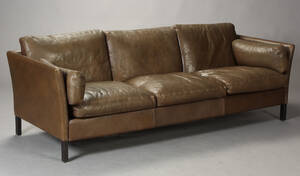 Vejen møbelfabrik Tre pers. sofa, brunt skind