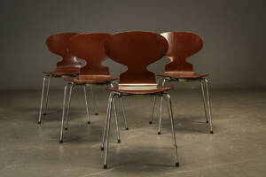Arne Jacobsen. Fire myre stole model 3101 4