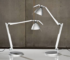 Paolo Rizzatto  Alberto Meda. Et sæt Fortebraccio bordlamper, model D33 2