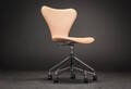 Arne Jacobsen. Kontorstol model 3117, vegetabilsk læder   Denne vare er sat til omsalg under nyt varenummer 4510104