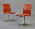 Arne Jacobsen. Et par Oxford stole med returdrej, rødbrun læder 2 