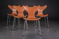 Arne Jacobsen. Sæt på fire stole Liljen model 3108, cognacfarvet læder 4 