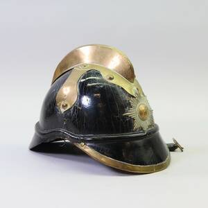 Militärhjälm