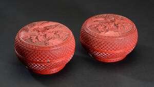 Et par kinesiske lågdåser af lak, 18001900-tallet