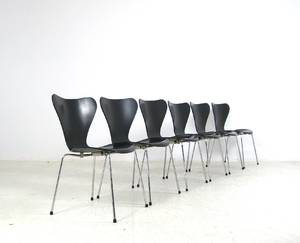 Arne Jacobsen, Stühle Modell 3107 von Fritz Hansen 6
