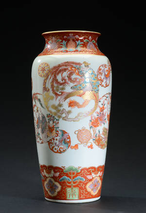 Japansk vase af porcelæn, 1900-tallets 1. halvdel