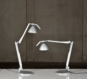 Paolo Rizzatto  Alberto Meda. Et sæt Fortebraccio bordlamper, model D33 2