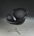 Arne Jacobsen. Svanen, lænestol, sort læder 