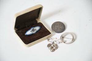 Broscher, silver