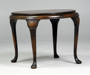 Cirkulært bord, bejdset træ