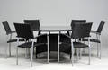 Havemøbler. Seks havestole, rundt bord, sort polyrattan, aluminium stel. 7