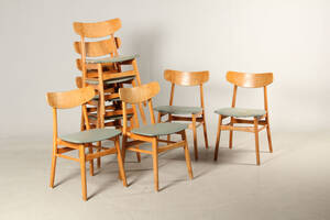 Dansk møbelproducent. Sæt på otte stole af bøg 8. 