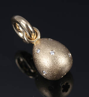 Ole Lynggaard. Sweet Drop charm af 18 kt. satineret guld