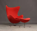 Arne Jacobsen. Ægget. Lænestol samt skammel, model 3316 2