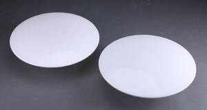 Arne Jacobsen. Et par væglamper, model Eclipta, Ø 35 cm. 2 